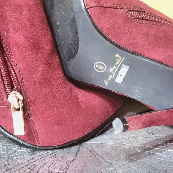 Shoes - Picture 4 of 6